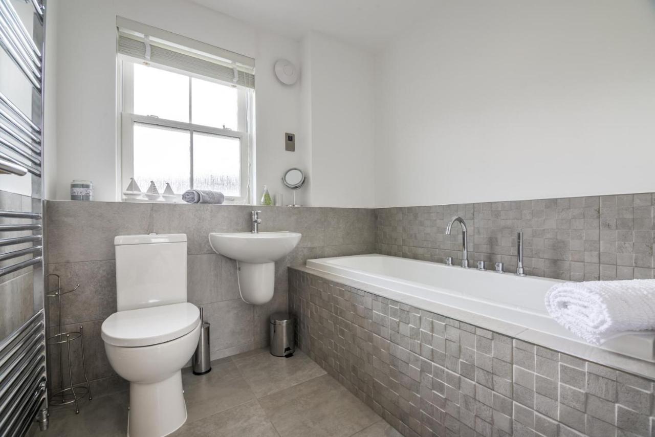 Milford Street - 5 Bedroom Luxurious Holiday Home - Saundersfoot Bagian luar foto