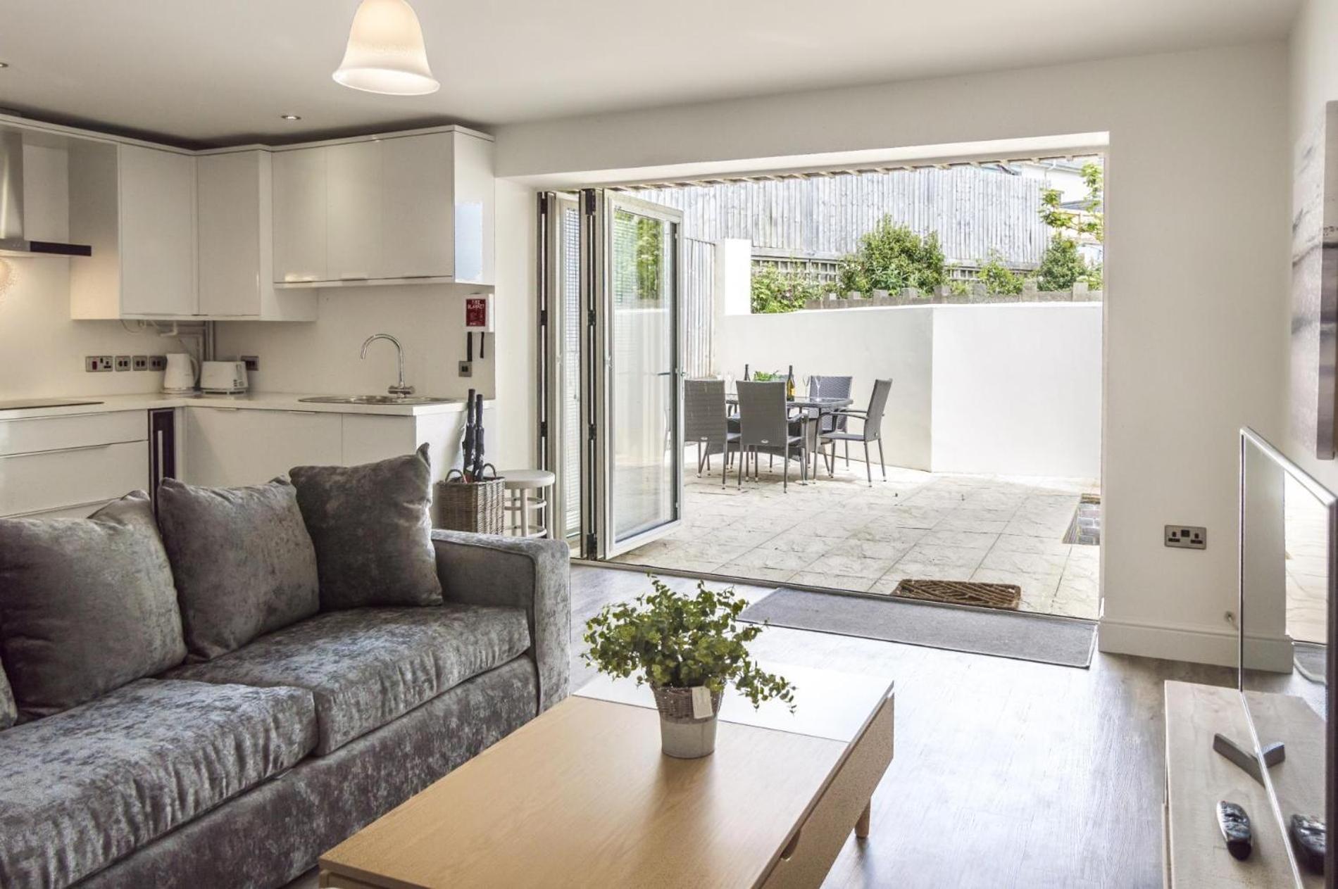 Milford Street - 5 Bedroom Luxurious Holiday Home - Saundersfoot Bagian luar foto