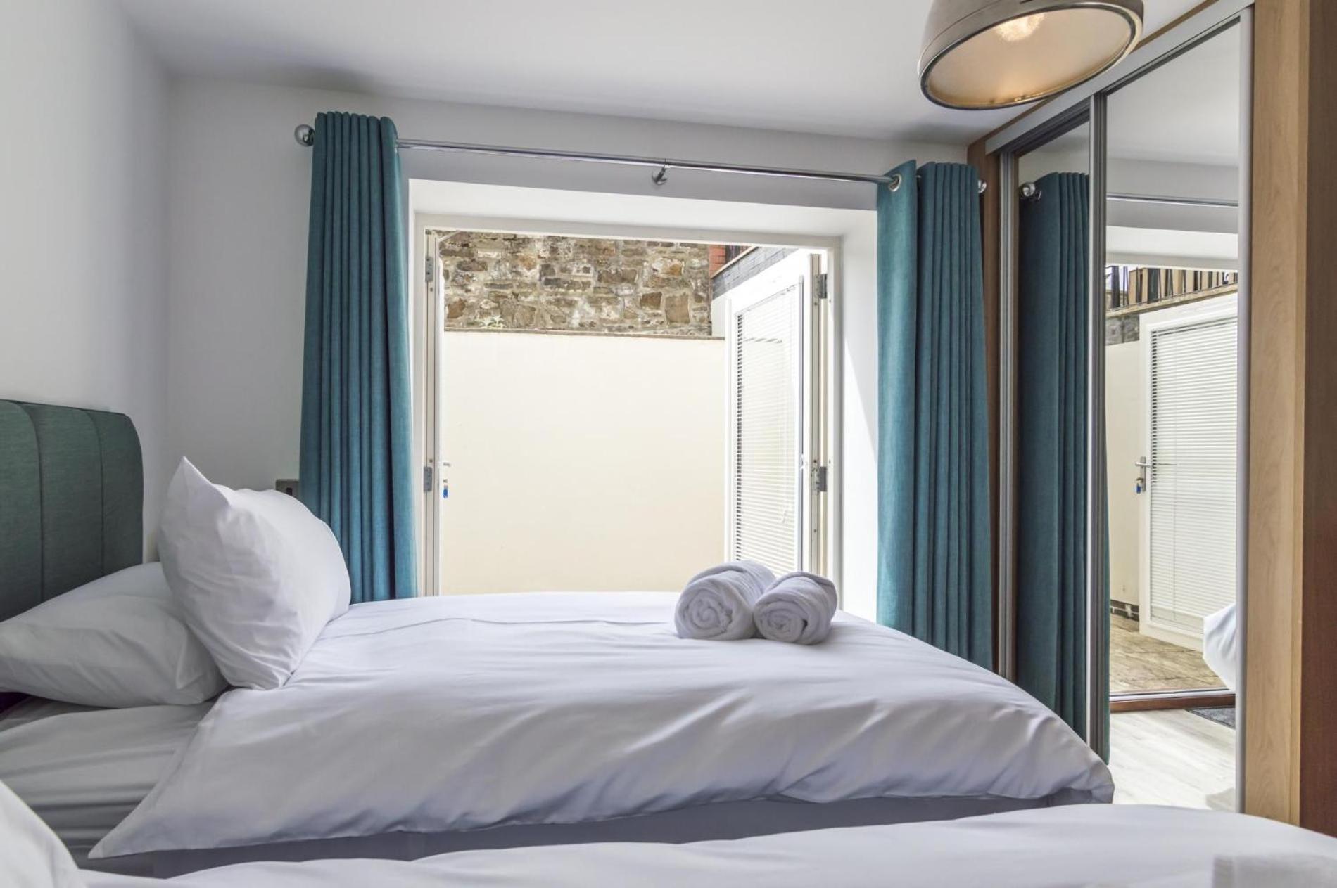 Milford Street - 5 Bedroom Luxurious Holiday Home - Saundersfoot Bagian luar foto